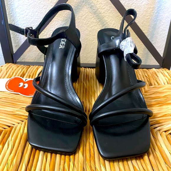 Cider Shoes - Black double band chunky heels